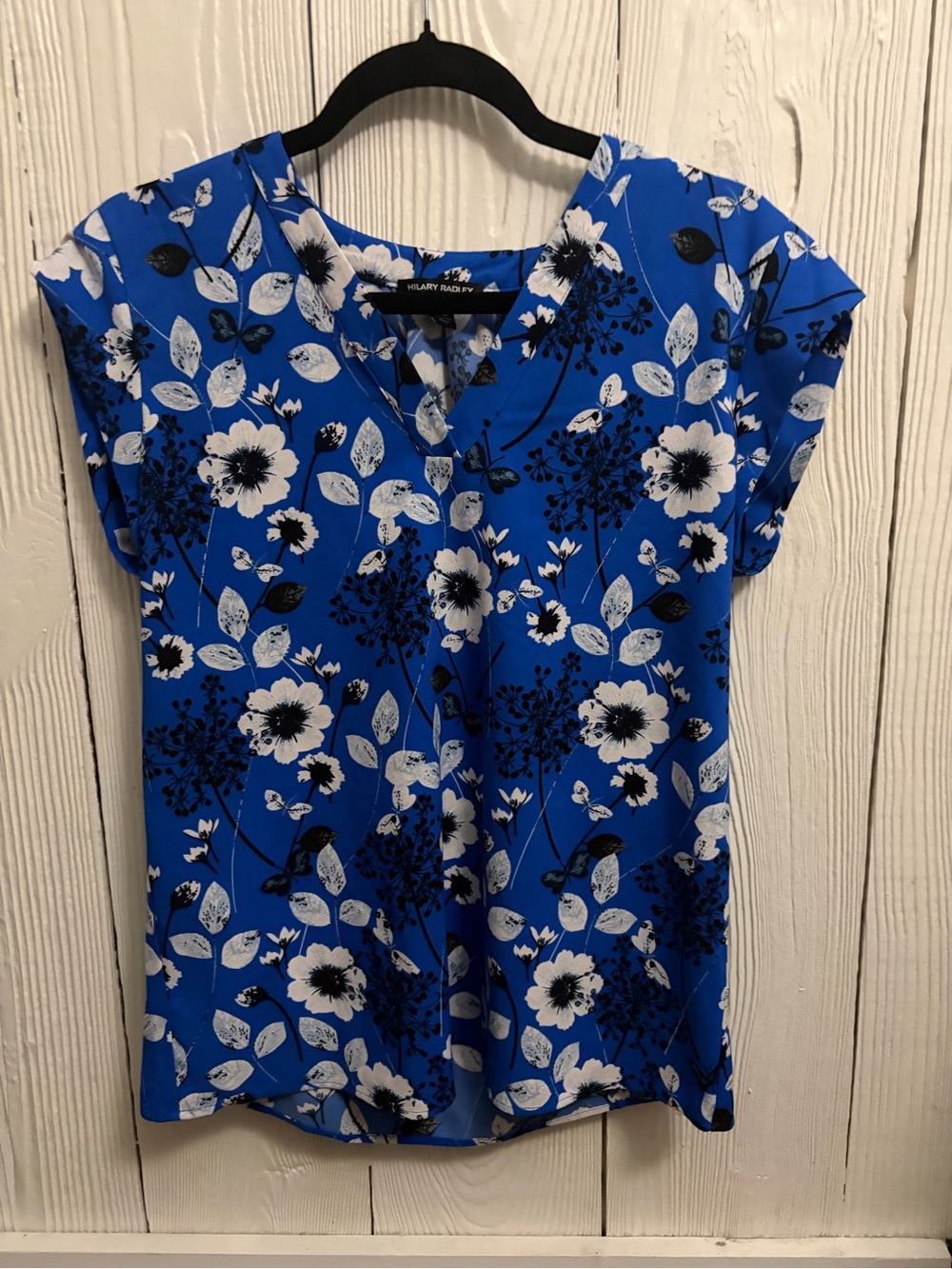 NWOT Hilary Radley Blue Floral V-Neck Cap-Sleeve Blouse (S)